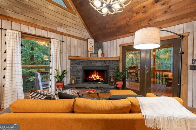 126 Brookwood Drive, Blue Ridge, GA 30513