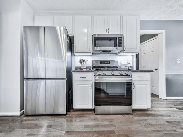 373 Yonah Circle, Woodstock, GA 30189