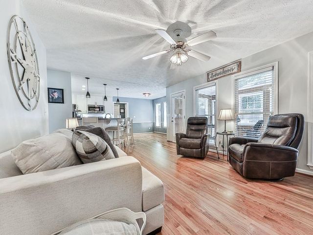 373 Yonah Circle, Woodstock, GA 30189