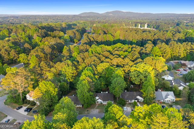 5144 Hill Farm Drive NE, Woodstock, GA 30188