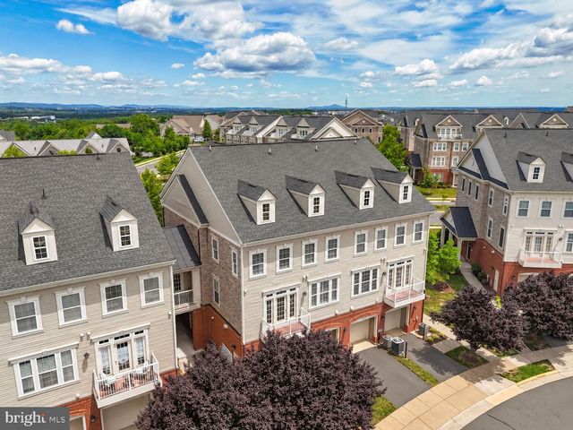 42572 WILDLY TER, Ashburn, VA 20148