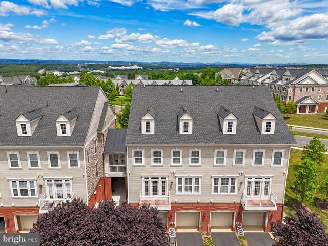 42572 WILDLY TER, Ashburn, VA 20148