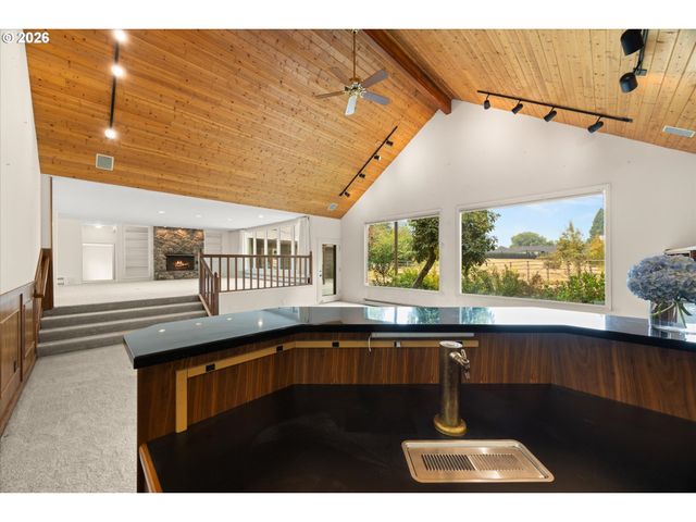 4325 Sw CHARMING Way, Portland, OR 97225