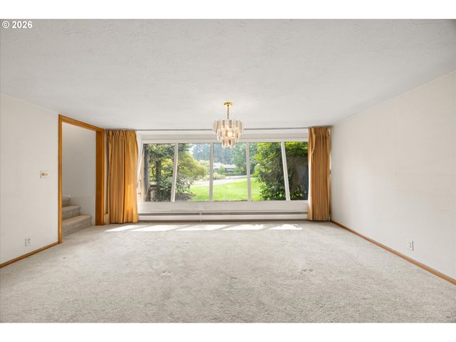 4325 Sw CHARMING Way, Portland, OR 97225