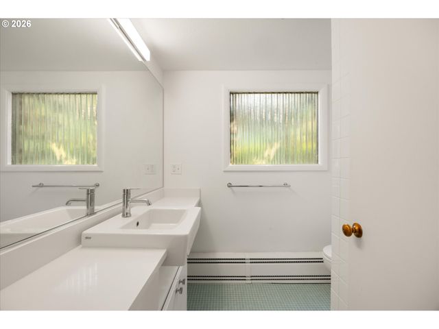 4325 Sw CHARMING Way, Portland, OR 97225