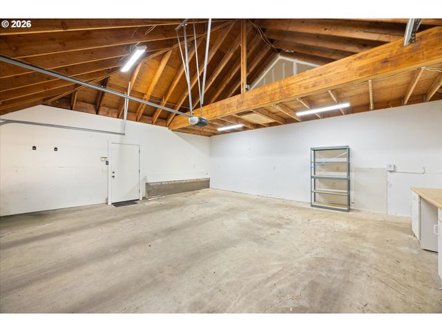 4325 Sw CHARMING Way, Portland, OR 97225