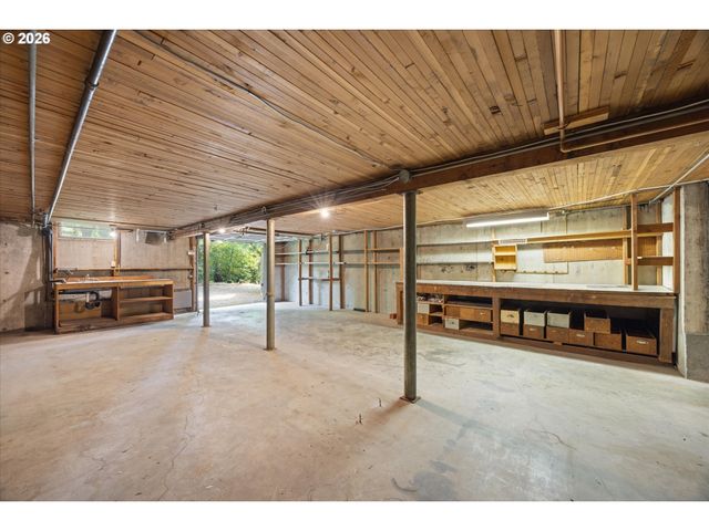 4325 Sw CHARMING Way, Portland, OR 97225
