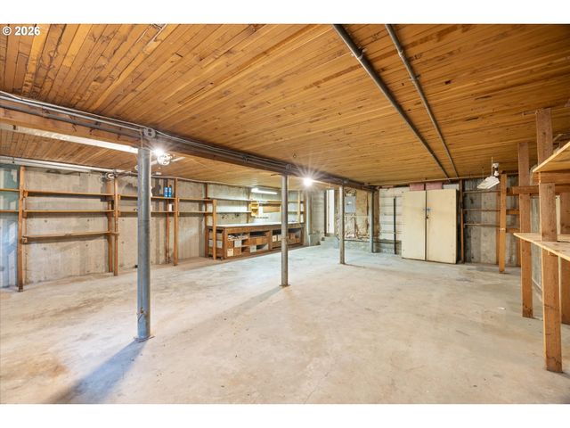 4325 Sw CHARMING Way, Portland, OR 97225