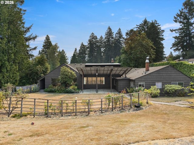 4325 Sw CHARMING Way, Portland, OR 97225