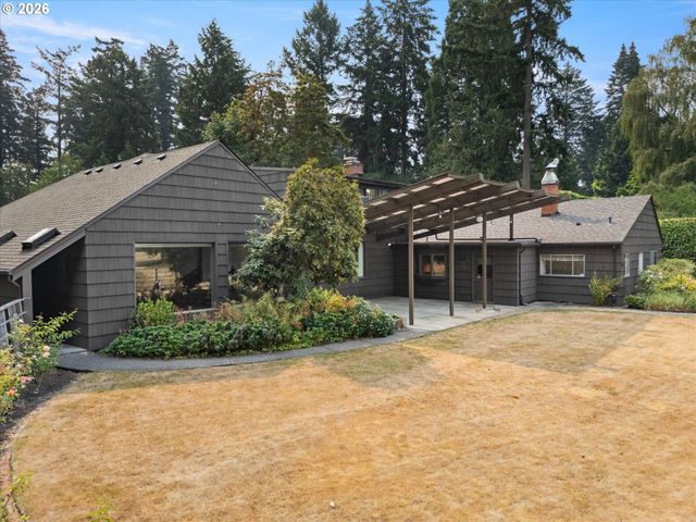 4325 Sw CHARMING Way, Portland, OR 97225