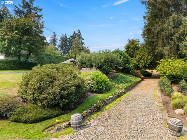 4325 Sw CHARMING Way, Portland, OR 97225