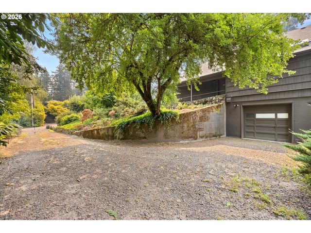 4325 Sw CHARMING Way, Portland, OR 97225