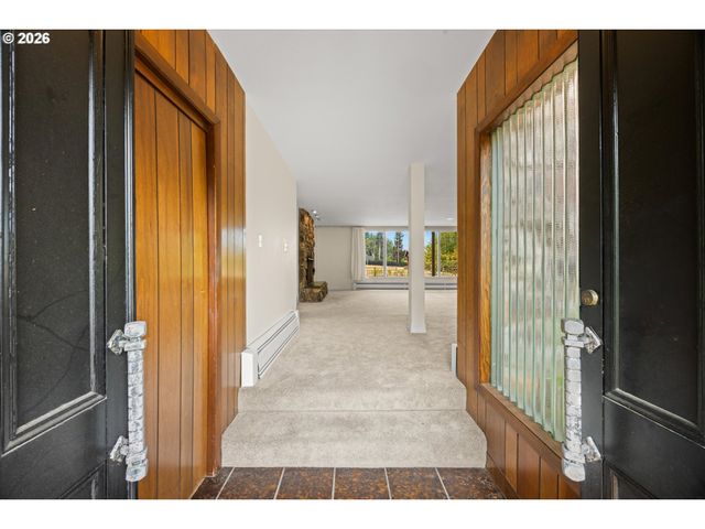 4325 Sw CHARMING Way, Portland, OR 97225