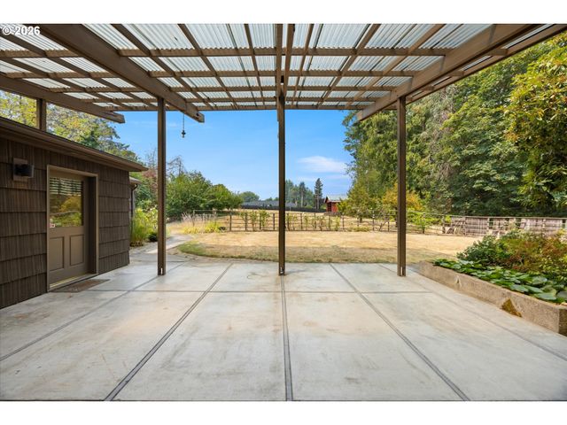 4325 Sw CHARMING Way, Portland, OR 97225