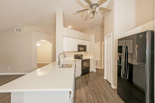 823 ROCKY MOUNTAIN COURT, Valrico, FL 33594