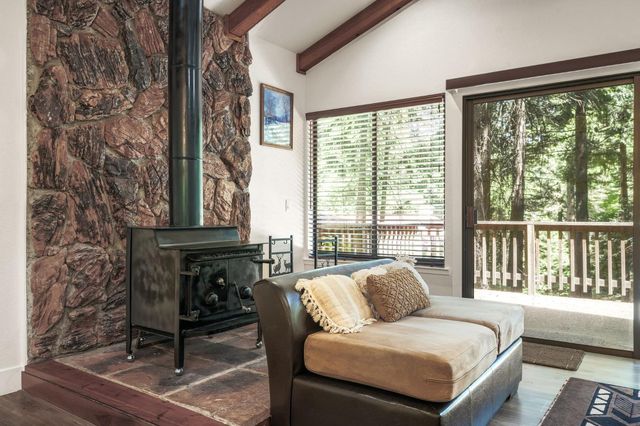 2916 Piazza Ct, Pollock Pines, CA 95726