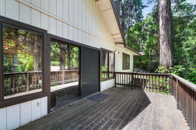 2916 Piazza Ct, Pollock Pines, CA 95726