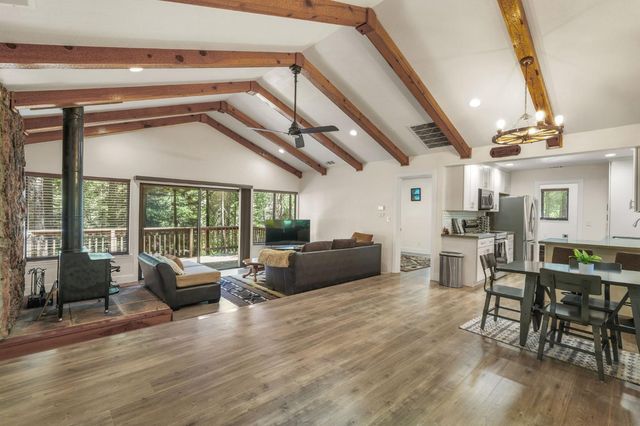 2916 Piazza Ct, Pollock Pines, CA 95726