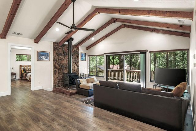 2916 Piazza Ct, Pollock Pines, CA 95726