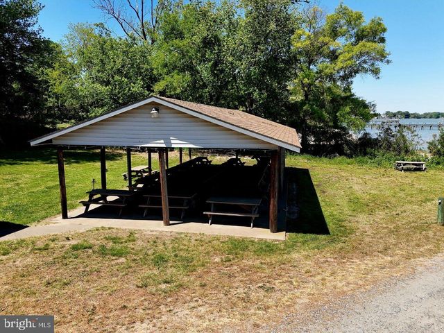 188 NICHOLSON DR, Colonial Beach, VA 22443