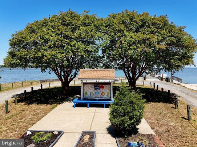188 NICHOLSON DR, Colonial Beach, VA 22443