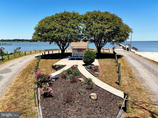 188 NICHOLSON DR, Colonial Beach, VA 22443
