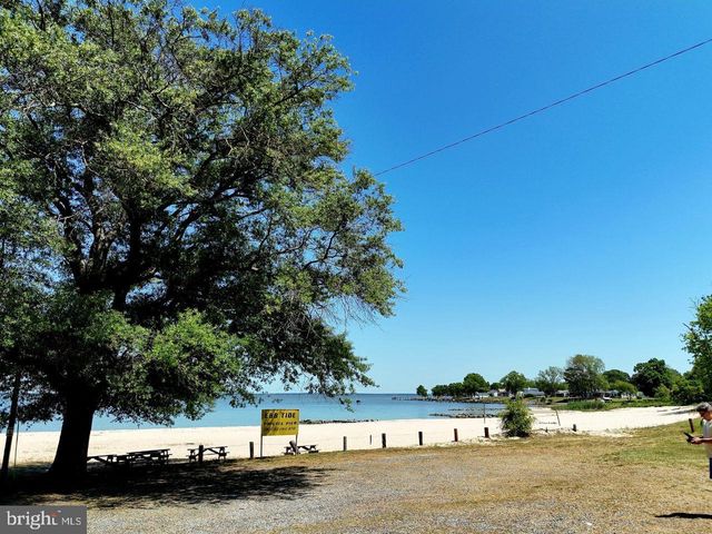 188 NICHOLSON DR, Colonial Beach, VA 22443