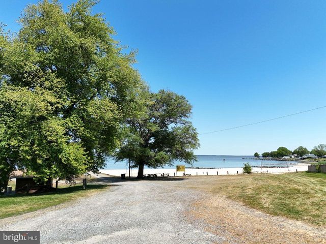188 NICHOLSON DR, Colonial Beach, VA 22443