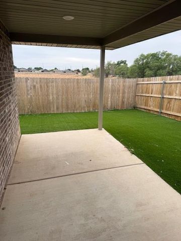 324 E 76th Street, Lubbock, TX 79404