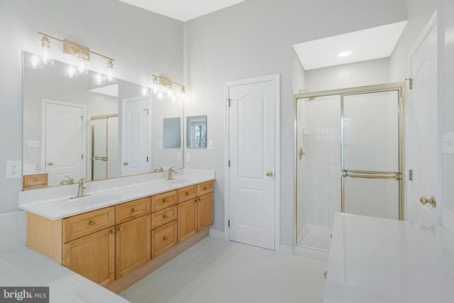 1707 STUART POINTE LN, Herndon, VA 20170