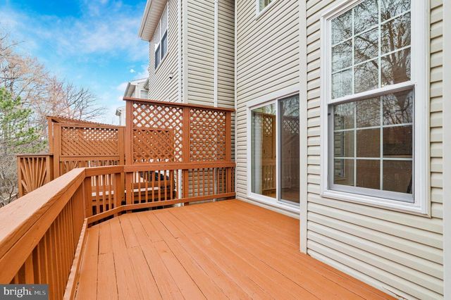 1707 STUART POINTE LN, Herndon, VA 20170