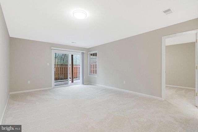 1707 STUART POINTE LN, Herndon, VA 20170