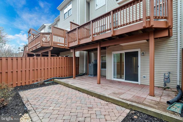 1707 STUART POINTE LN, Herndon, VA 20170