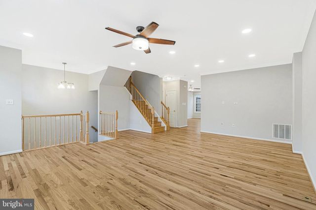 1707 STUART POINTE LN, Herndon, VA 20170