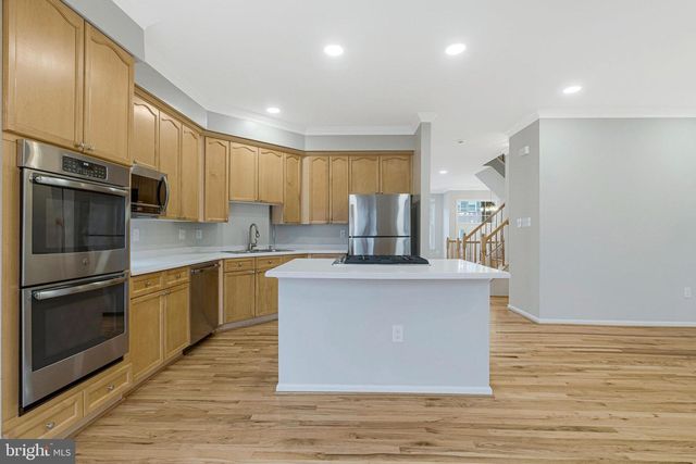 1707 STUART POINTE LN, Herndon, VA 20170