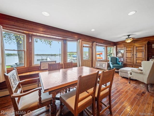 4825 Downing Drive, Hamburg Township, MI 48169