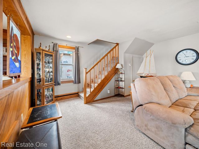 4825 Downing Drive, Hamburg Township, MI 48169