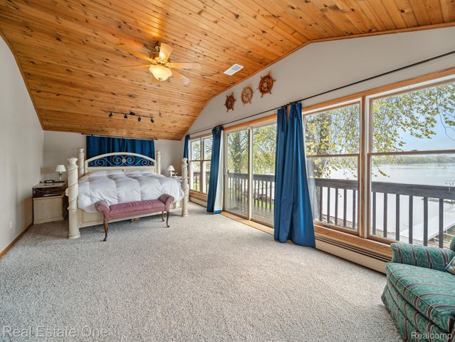 4825 Downing Drive, Hamburg Township, MI 48169