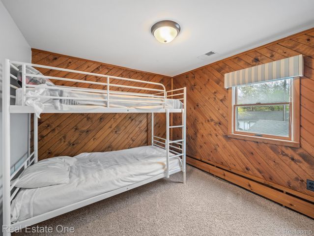 4825 Downing Drive, Hamburg Township, MI 48169