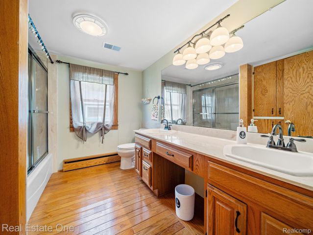 4825 Downing Drive, Hamburg Township, MI 48169