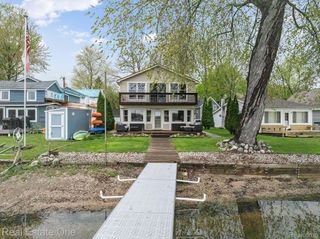 4825 Downing Drive, Hamburg Township, MI 48169