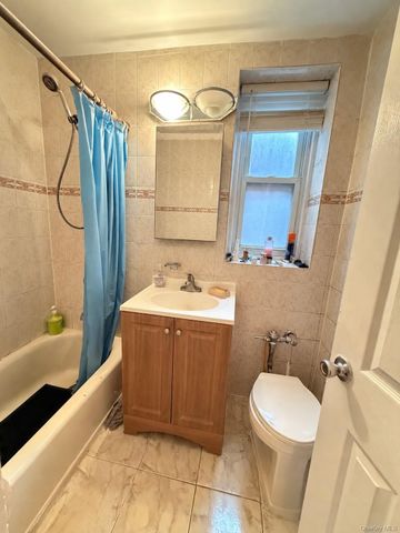 42-95 Main Street 3B, Flushing, NY 11355