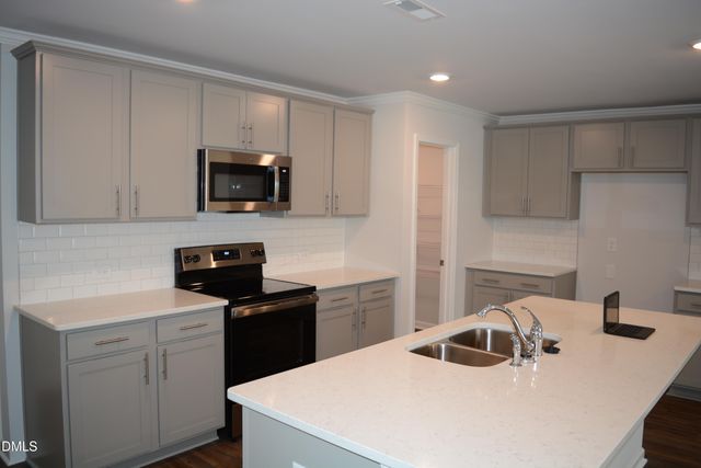 844 Bellewood Gardens Drive, Angier, NC 27501