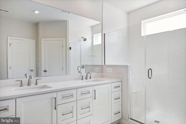 43439 MIDMOORE DR, Ashburn, VA 20148