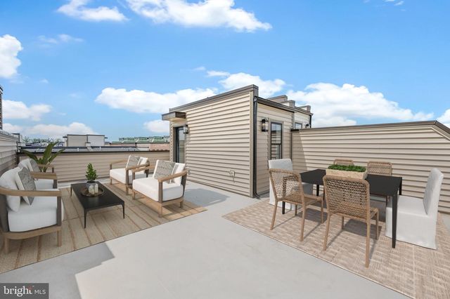 43439 MIDMOORE DR, Ashburn, VA 20148