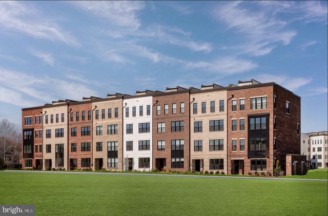 43439 MIDMOORE DR, Ashburn, VA 20148