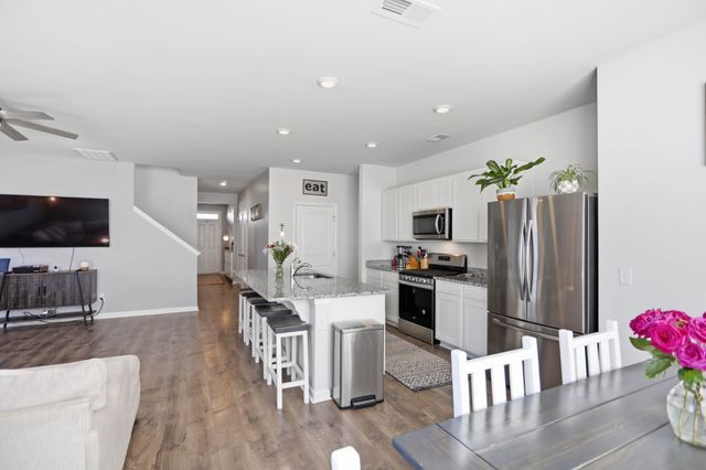 7283 Sunny Parks Dr, White House, TN 37188