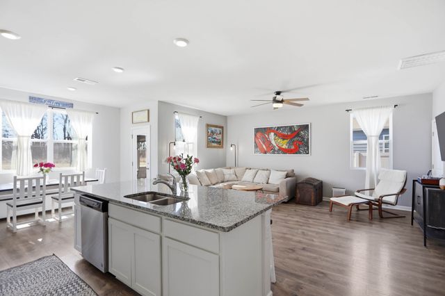 7283 Sunny Parks Dr, White House, TN 37188