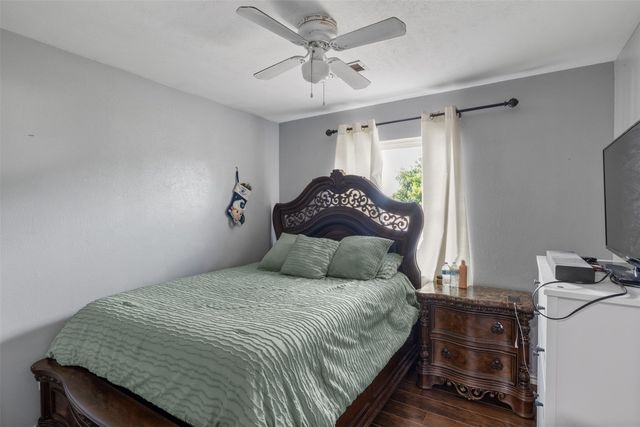 2304 Spanish Trail, Irving, TX 75060