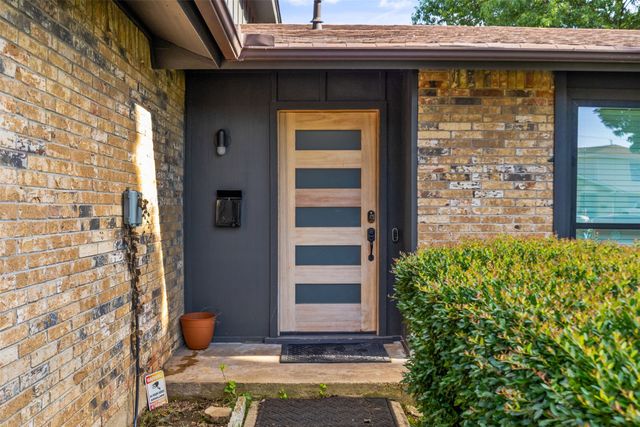 2304 Spanish Trail, Irving, TX 75060